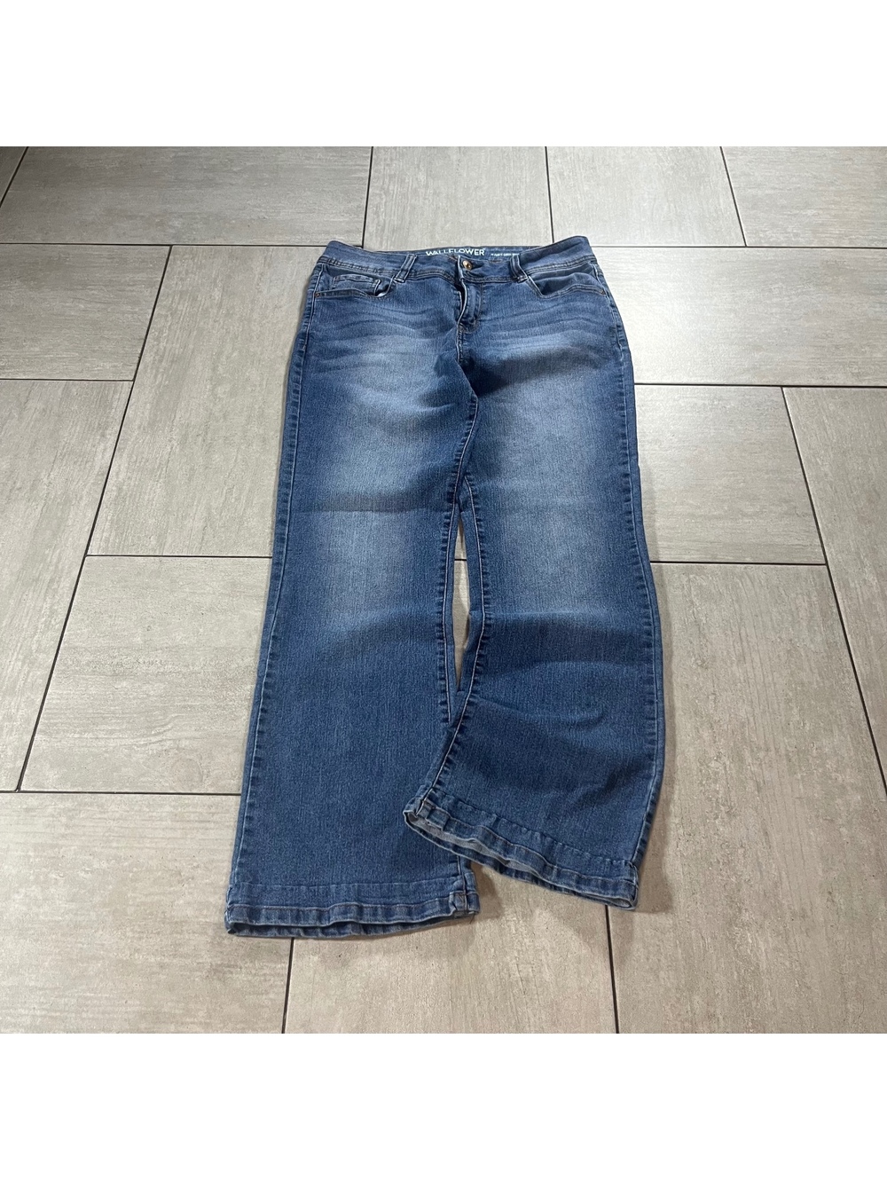 Wallflower Flirty Curvy High Rise Wide Leg Jeans